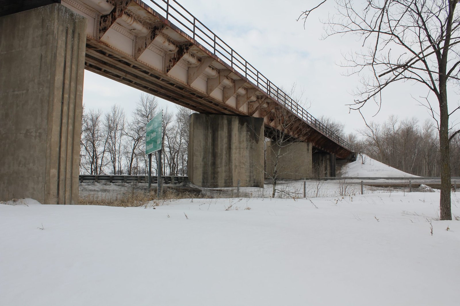 Looking south along Interstate 94 section